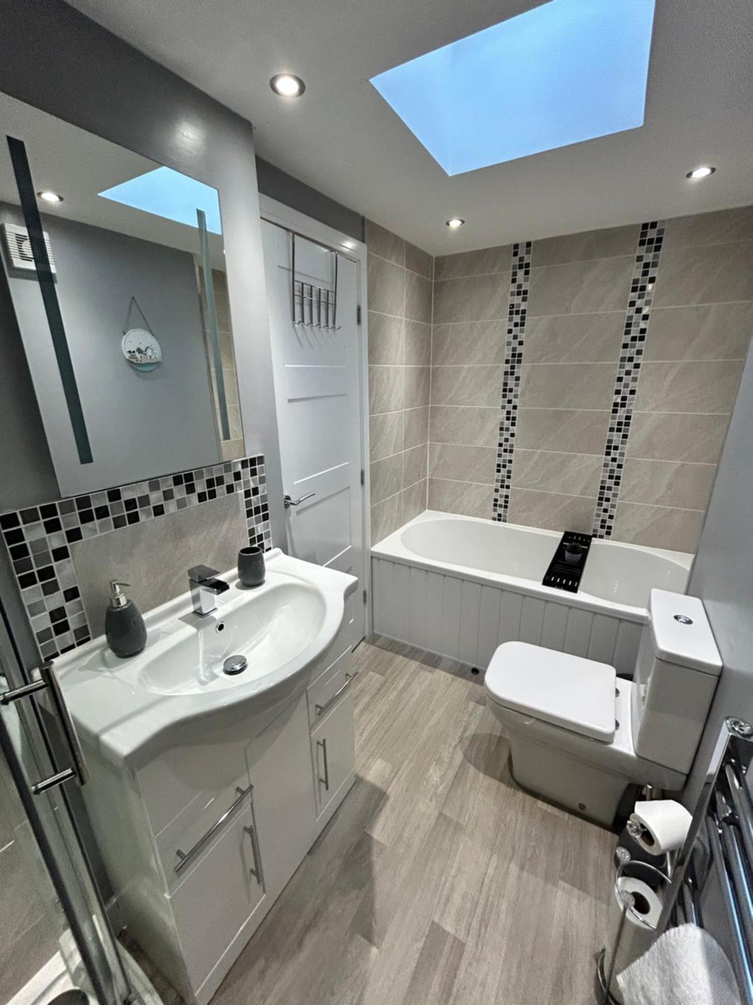 The Penthouse - Luxury 2 Bed In Apartment